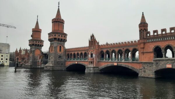 oberbaumbrücke-Berlin