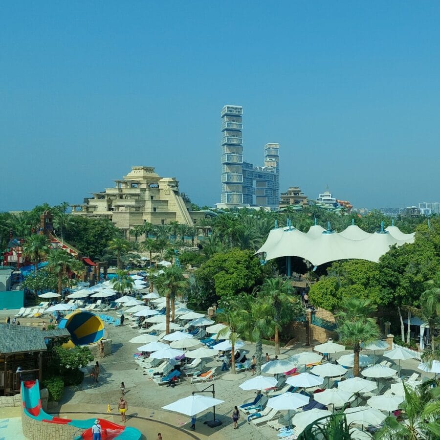 Aquaventure waterpark Dubai