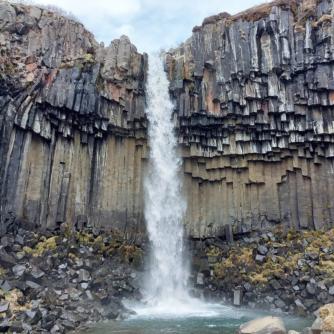 IJsland Svartifoss waterval