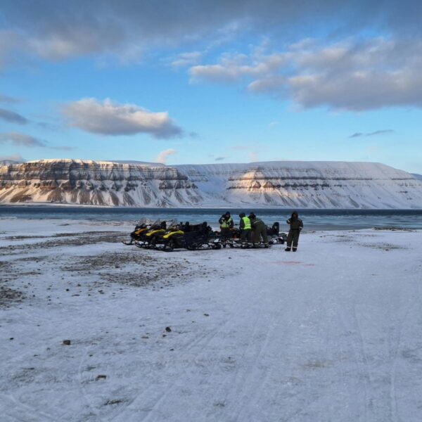 Svalbard Spitsbergen Longyearbyen sneeuwscooter tocht
Vluchten naar Spitsbergen
