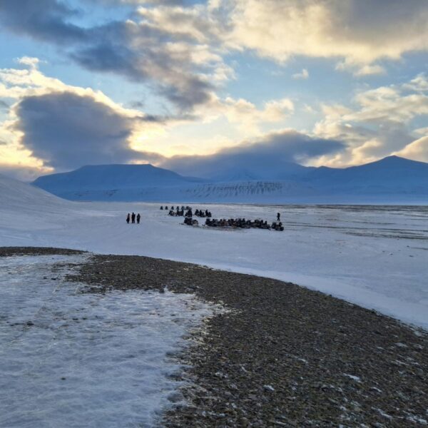 Svalbard Spitsbergen Longyearbyen snowmobile tour