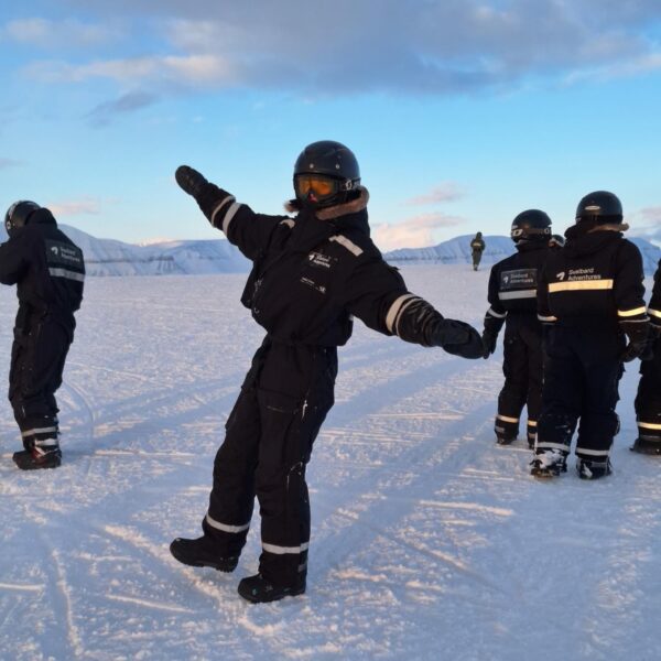 Svalbard Spitsbergen Longyearbyen snowmobile tour